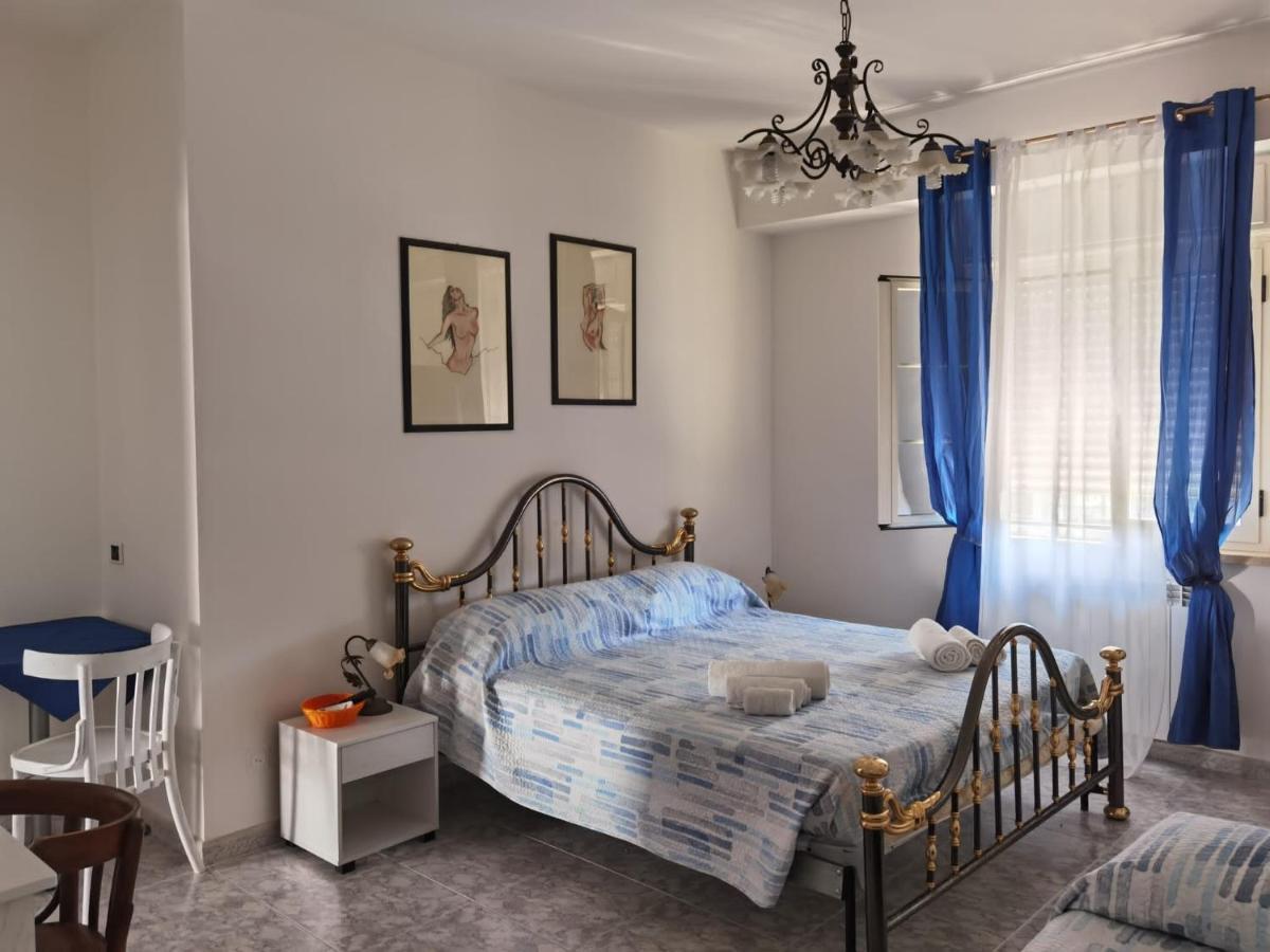 Bed and Breakfast Rosy House Скалея Экстерьер фото
